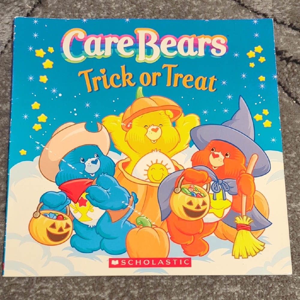 ⭐️ 5/ $25 Scholastic Care Bears Trick or Treat Book